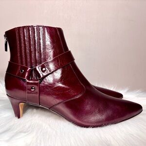 VINCE CAMUTO Rich Mahogany Ankle Boots